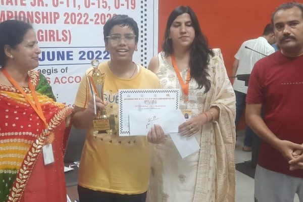 शतरंज प्रतियोगिता में निर्णय गर्ग बने विजेता